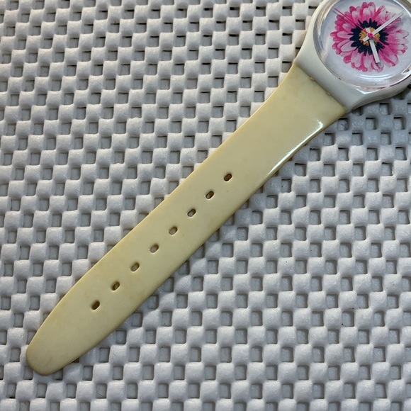 Swatch Watch - GW119 - SNOWFLOWER main image 5